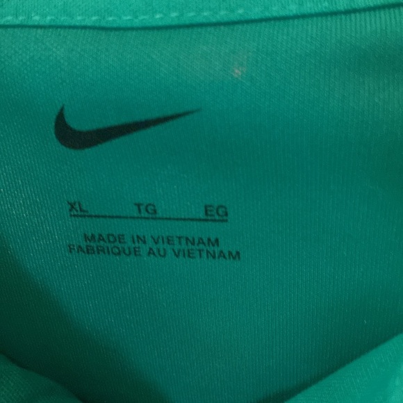 Two pack Peterbilt dealership shirts! - Picture 4 of 11